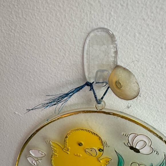 Vintage plastic Easter window decor - Picture 5 of 6